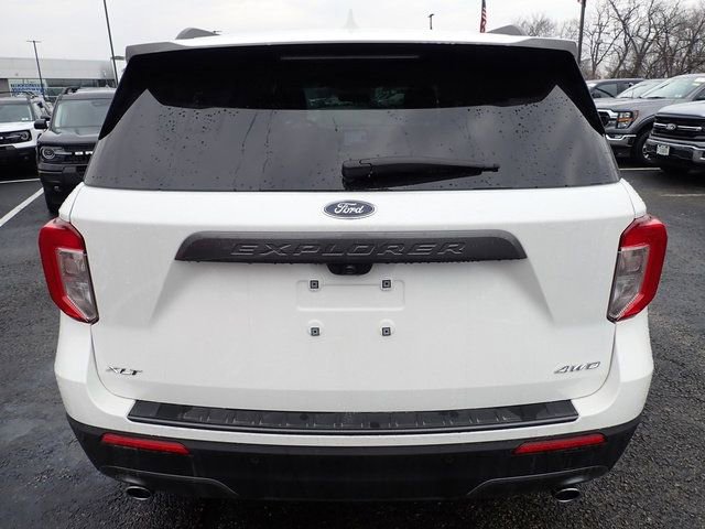 Certified 2023 Ford Explorer XLT w/ Equipment Group 202A AWD/4WD image 8