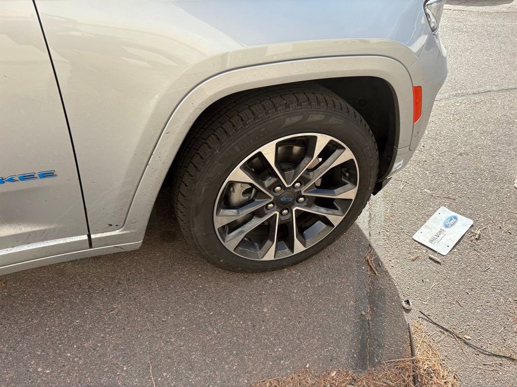 Used 2021 Jeep Grand Cherokee L Overland w/ Luxury Tech Group IV image 12