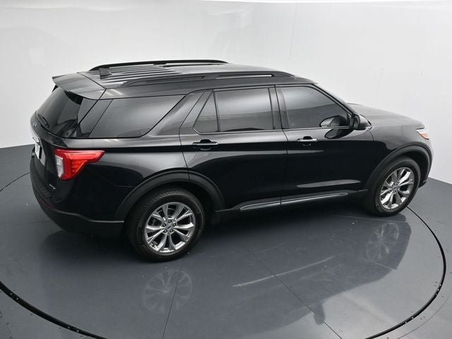 Certified 2023 Ford Explorer XLT w/ Equipment Group 202A AWD/4WD image 30