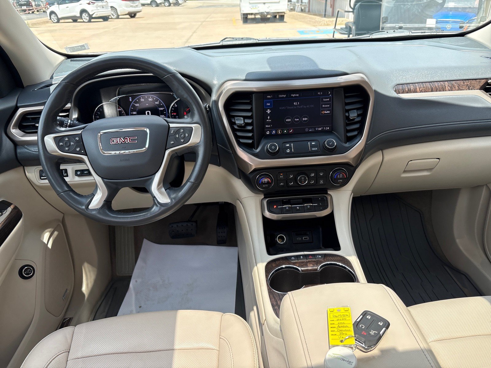 Used 2020 GMC Acadia Denali w/ Technology Package AWD/4WD image 8
