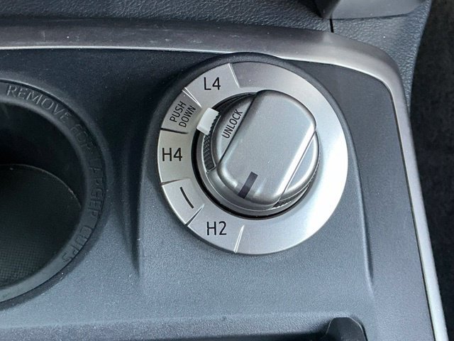 Used 2024 Toyota 4Runner SR5 AWD/4WD image 28
