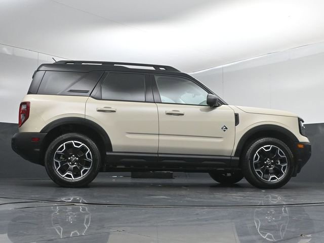 Certified 2025 Ford Bronco Sport Outer Banks w/ Outer Banks Tech Package+ AWD/4WD image 44