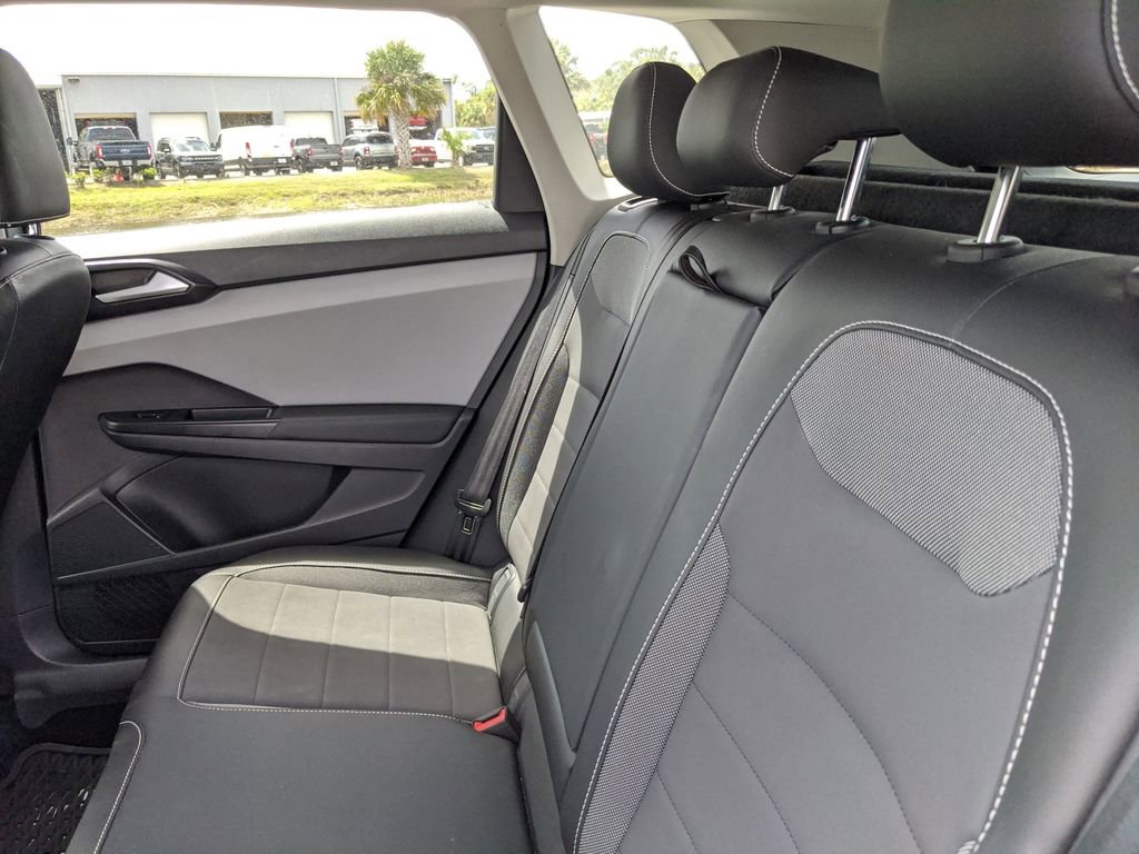 Used 2022 Volkswagen Taos SE image 17
