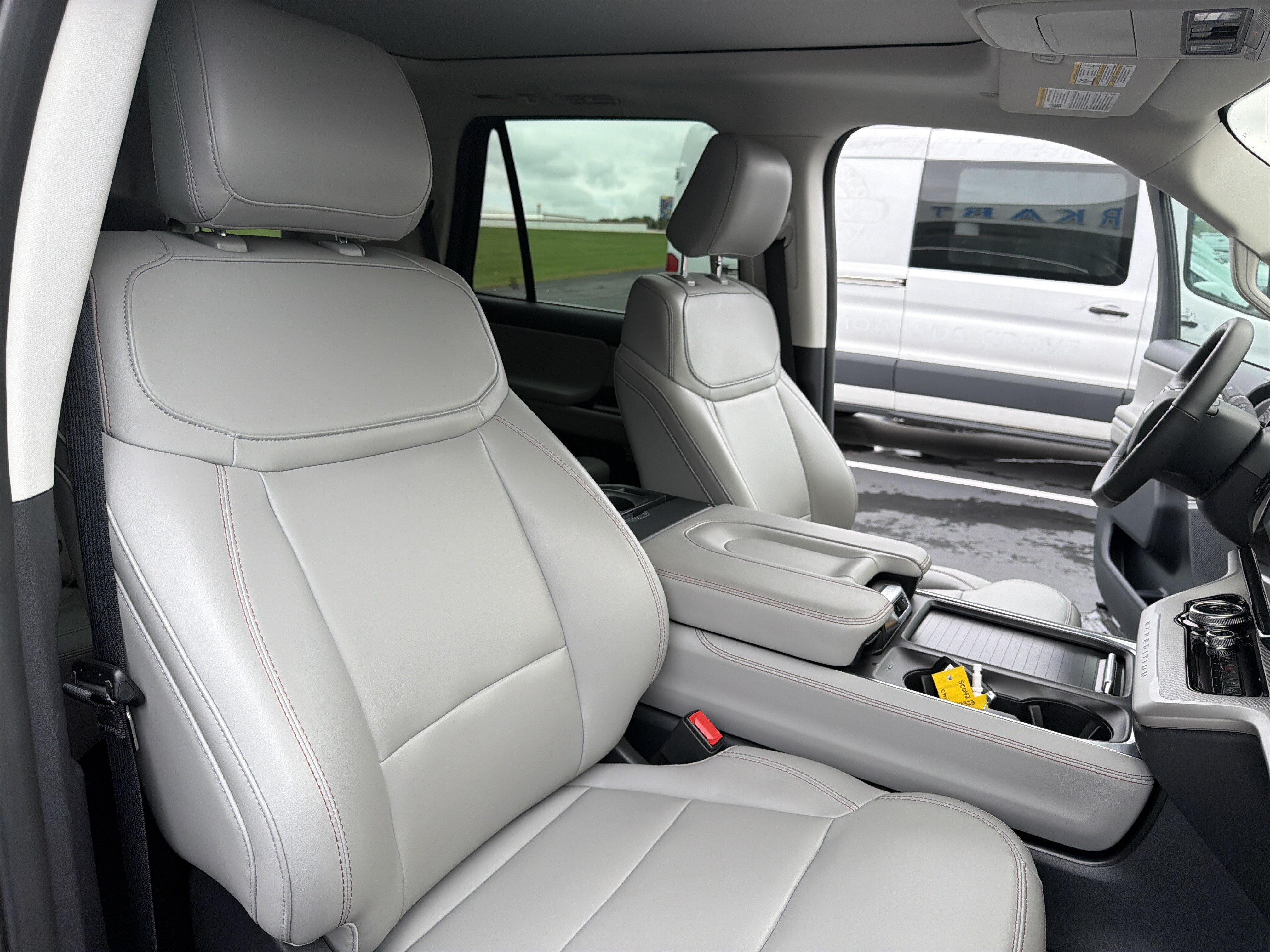 Certified 2025 Ford Expedition Active AWD/4WD image 26
