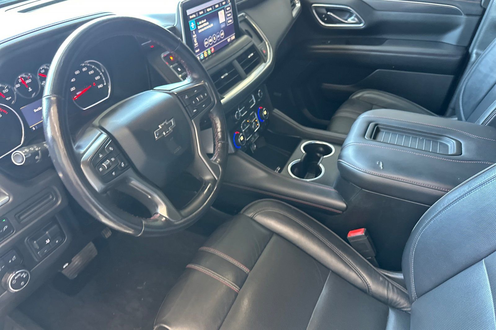 Used 2021 Chevrolet Suburban RST w/ Luxury Package AWD/4WD image 9