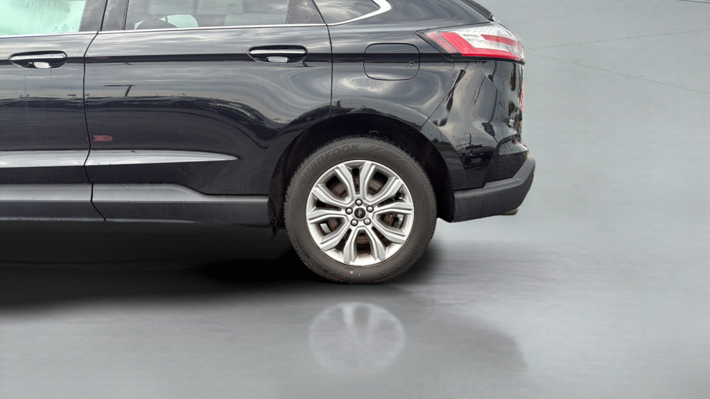 Certified 2024 Ford Edge Titanium AWD/4WD image 31
