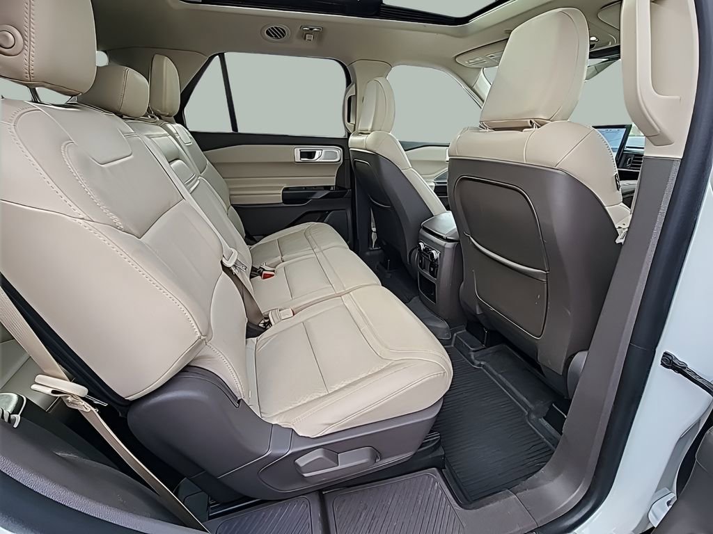 Certified 2020 Ford Explorer Platinum w/ Premium Technology Package AWD/4WD image 14