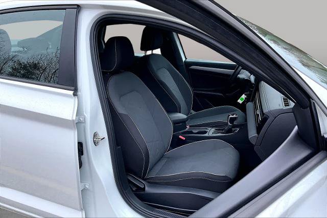 Used 2025 Volkswagen Jetta Sport FWD image 8