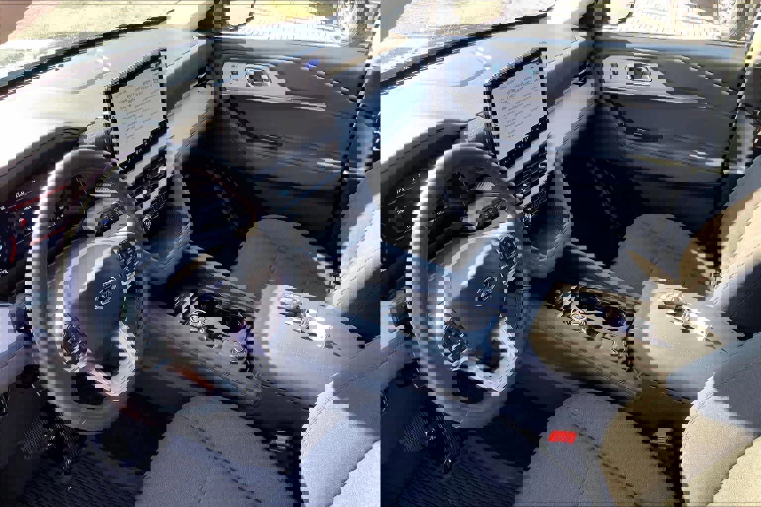 Certified 2025 Ford Explorer Active RWD image 16