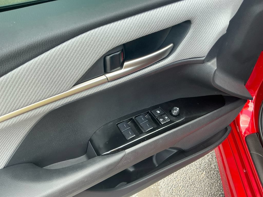 Used 2026 Toyota Camry SE w/ Convenience Package FWD image 16