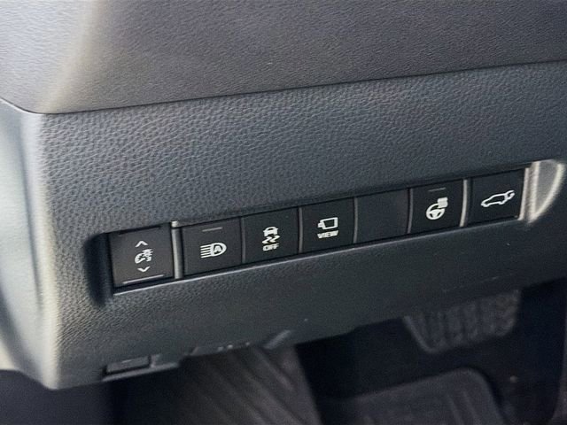 Used 2024 Toyota Venza Limited AWD/4WD image 12