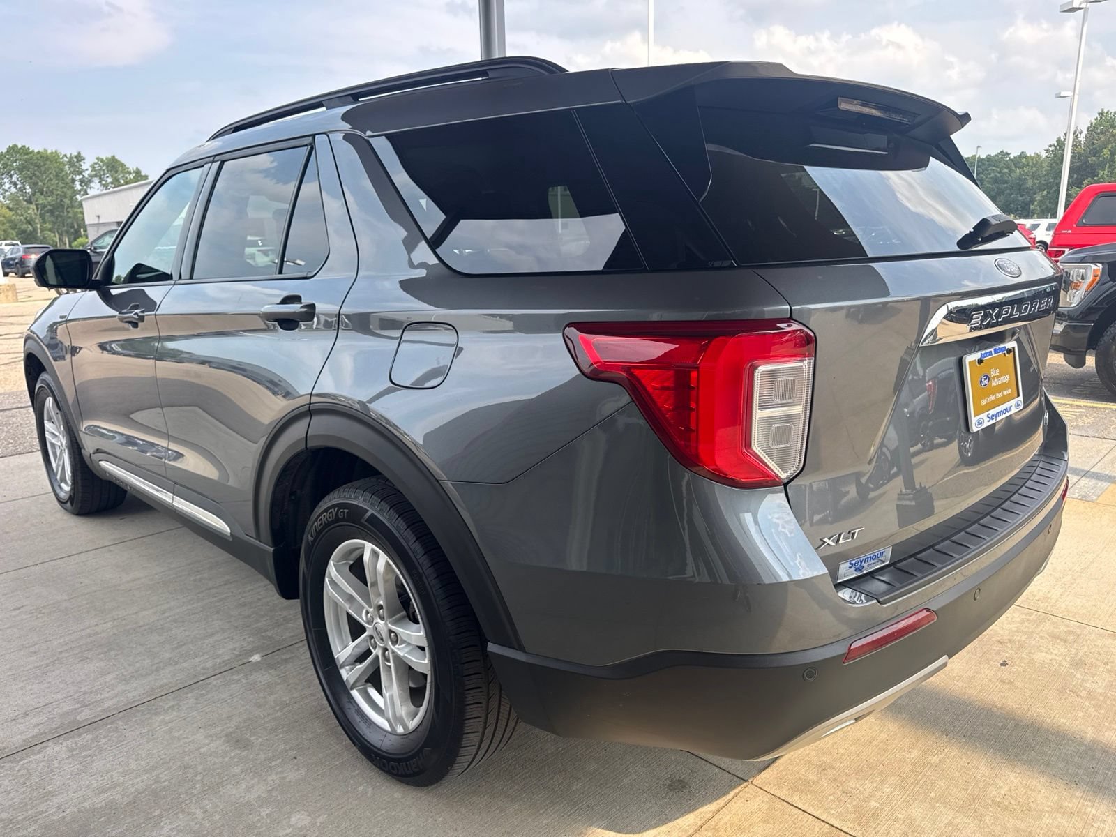 Certified 2024 Ford Explorer XLT w/ Equipment Group 202A AWD/4WD image 5