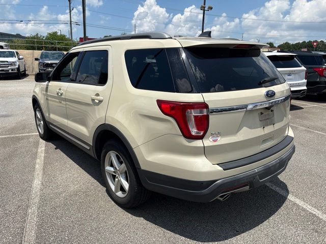 Certified 2018 Ford Explorer XLT FWD image 3