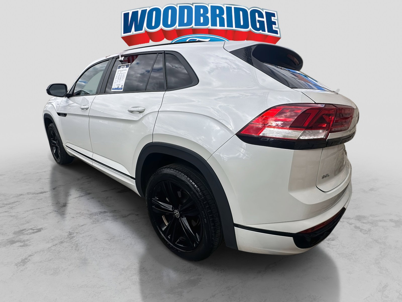 Used 2023 Volkswagen Atlas Cross Sport SEL R-Line image 5