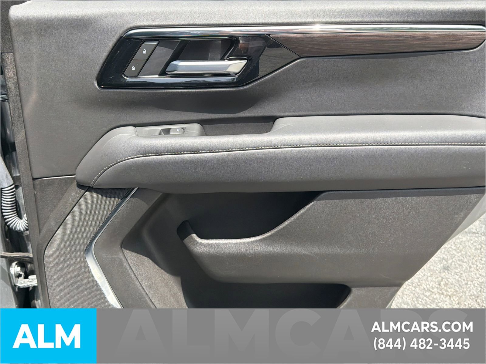 Used 2025 Chevrolet Tahoe LT AWD/4WD image 18