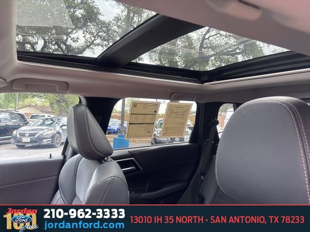 Used 2023 Mitsubishi Outlander SE AWD/4WD image 17