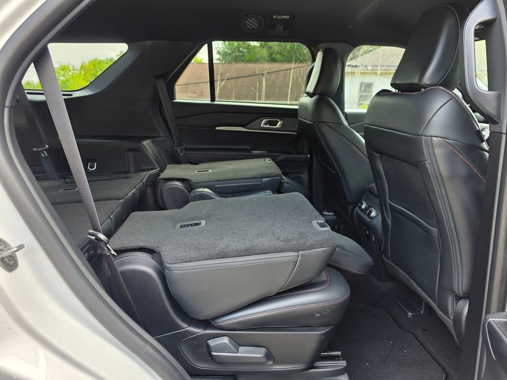 Certified 2025 Ford Explorer ST-Line w/ Premium Package RWD image 41