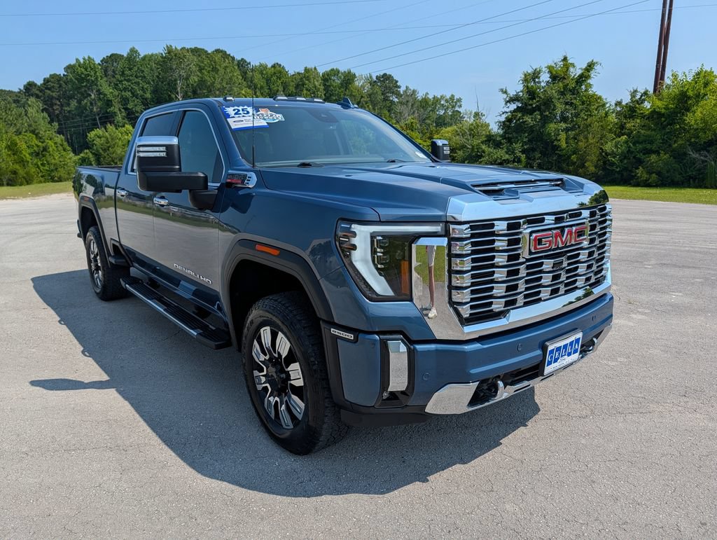 Used 2025 GMC Sierra 2500 Denali AWD/4WD image 1