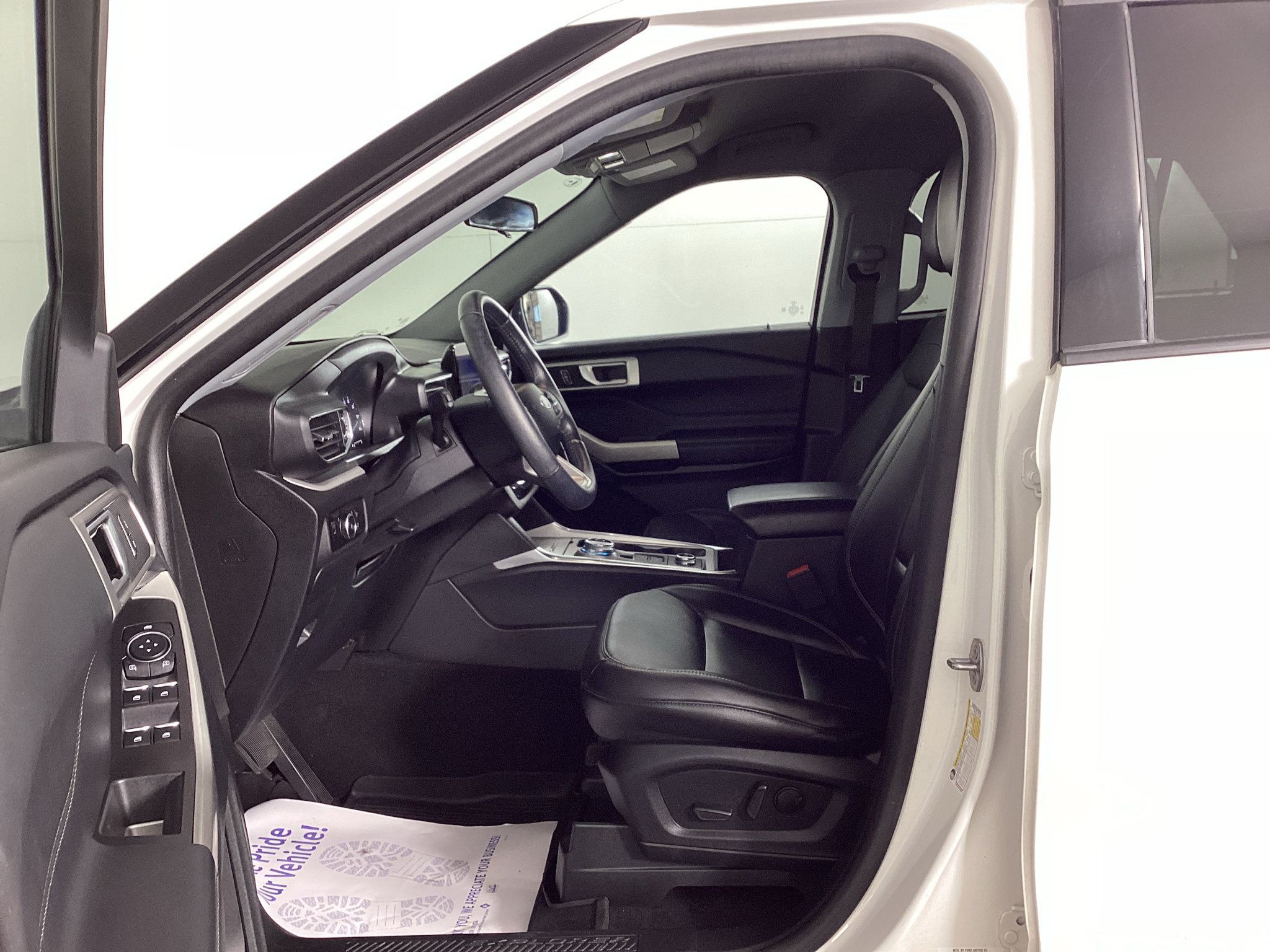 Certified 2023 Ford Explorer XLT w/ Equipment Group 202A AWD/4WD image 17