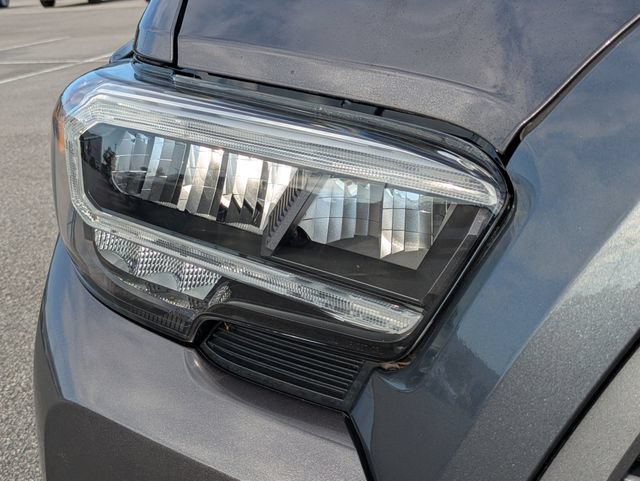 Used 2021 Toyota Tacoma TRD Sport w/ Technology Package RWD image 10