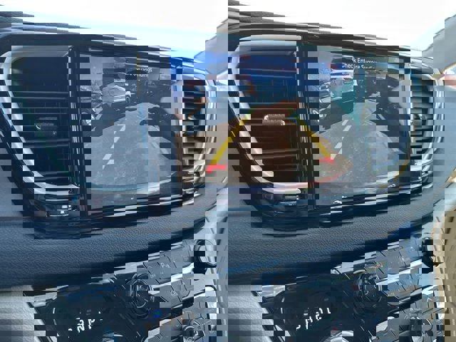 Used 2023 Chrysler Pacifica Touring-L image 8