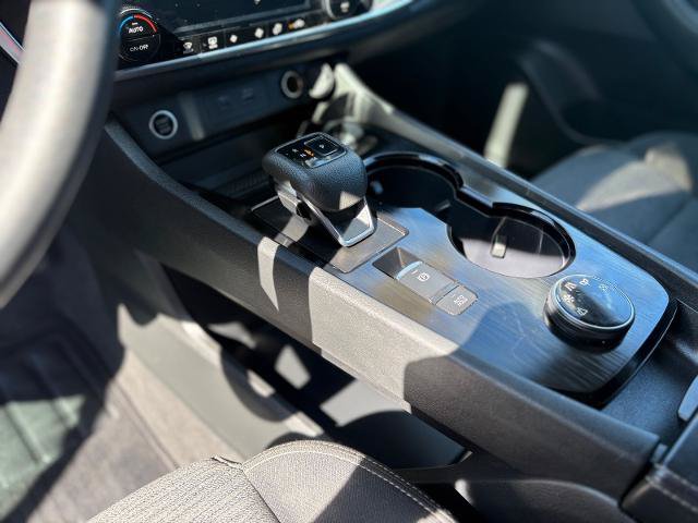 Used 2023 Nissan Rogue SV AWD/4WD image 27