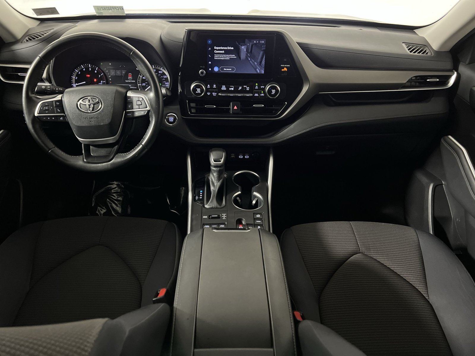 Used 2023 Toyota Highlander LE AWD/4WD image 22