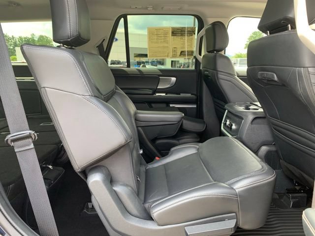Certified 2025 Ford Expedition Platinum AWD/4WD image 14