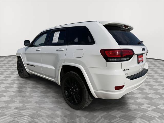 Used 2017 Jeep Grand Cherokee Altitude AWD/4WD image 5