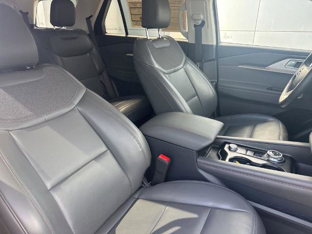 Certified 2026 Ford Explorer Active w/ Active Comfort Package RWD image 32