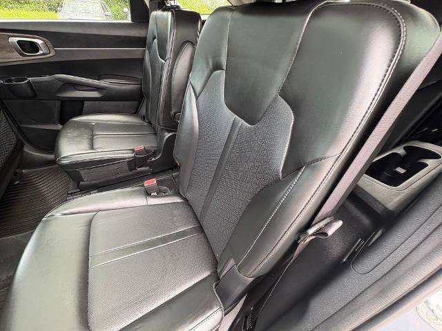 Used 2021 Kia Sorento EX w/ Panoramic Sunroof Package AWD/4WD image 23
