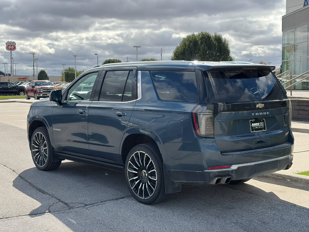 Used 2025 Chevrolet Tahoe High Country AWD/4WD image 4