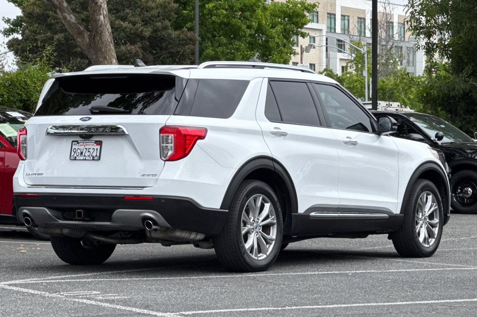 Certified 2021 Ford Explorer Limited w/ Equipment Group 301A AWD/4WD image 4