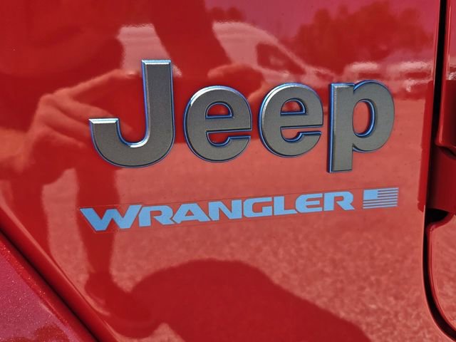 Used 2025 Jeep Wrangler Unlimited Sahara AWD/4WD image 13