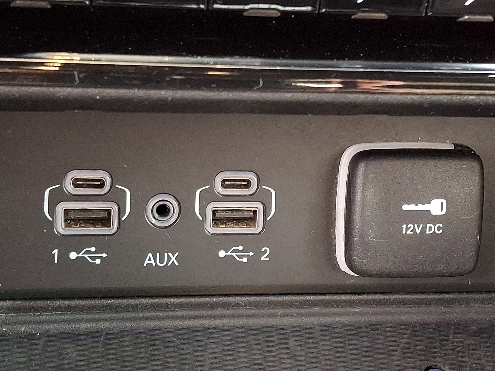 Used 2023 Jeep Grand Cherokee L Laredo image 23