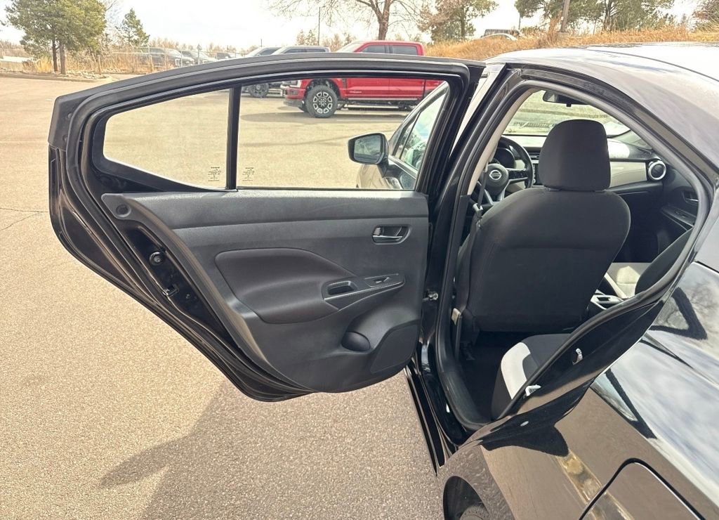 Used 2021 Nissan Versa SV image 19