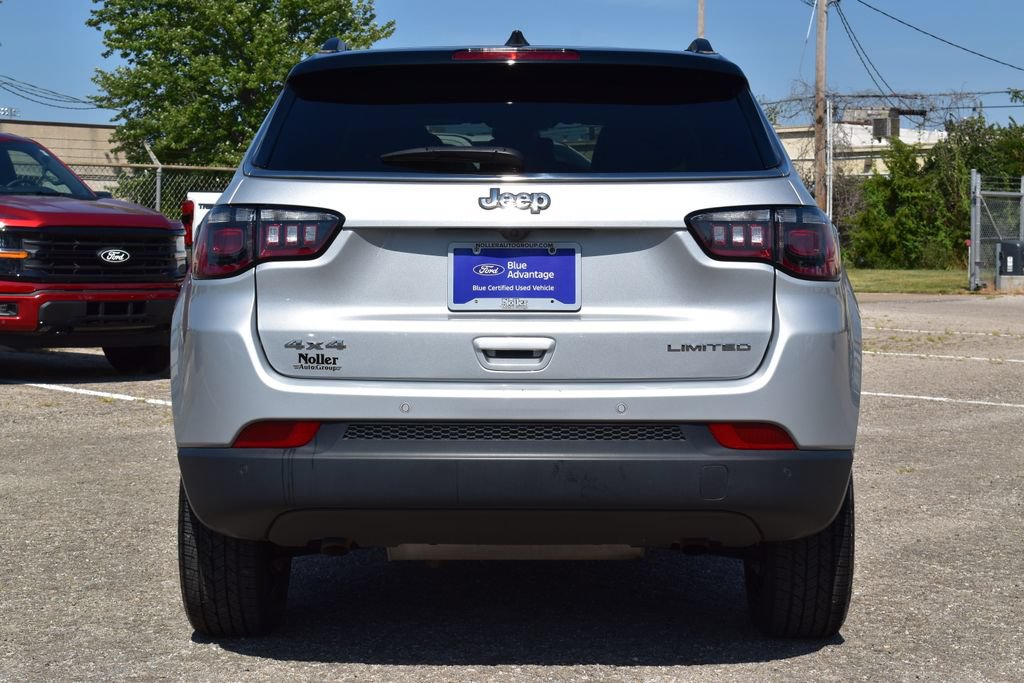 Used 2025 Jeep Compass Limited AWD/4WD image 9