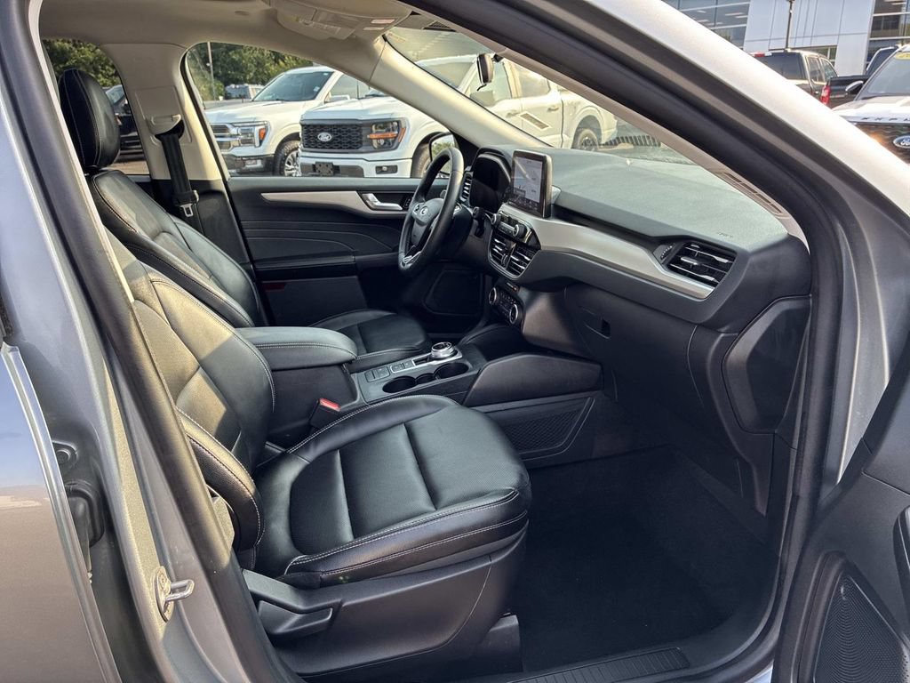Certified 2022 Ford Escape SEL AWD/4WD image 9