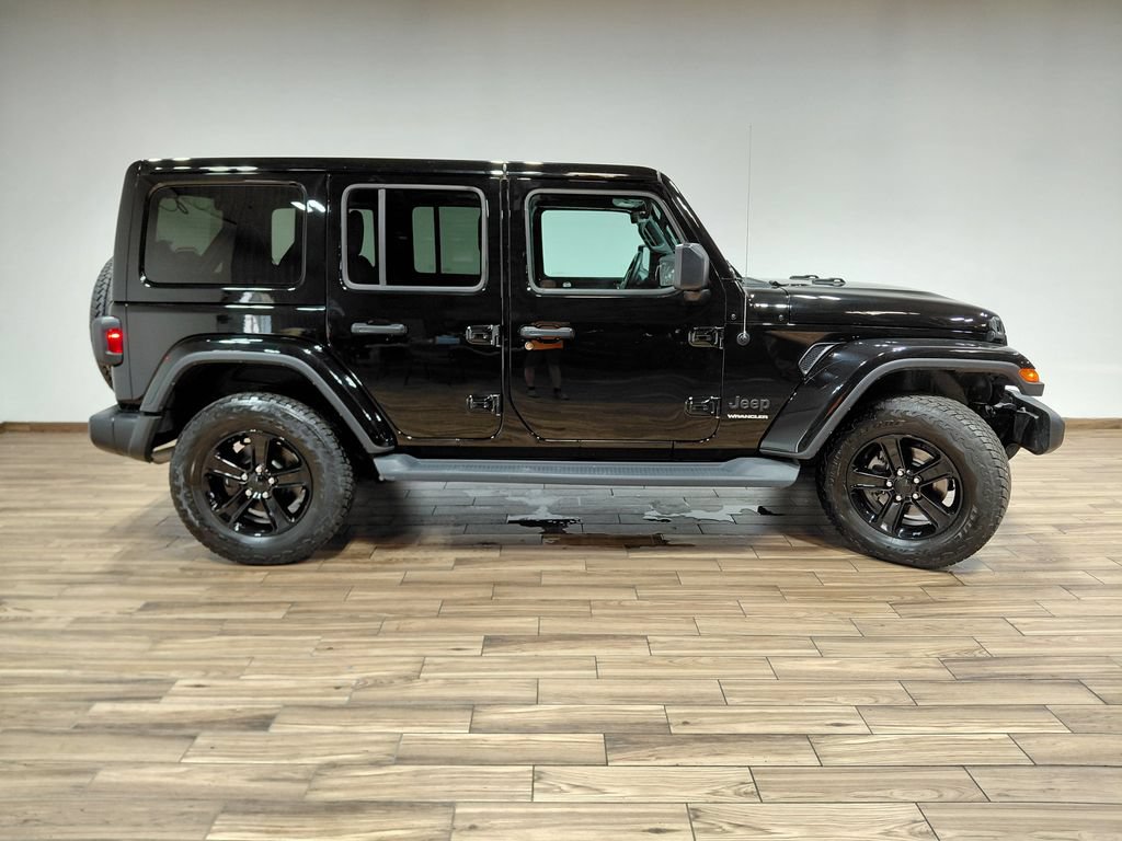 Used 2023 Jeep Wrangler Unlimited Sahara AWD/4WD image 19