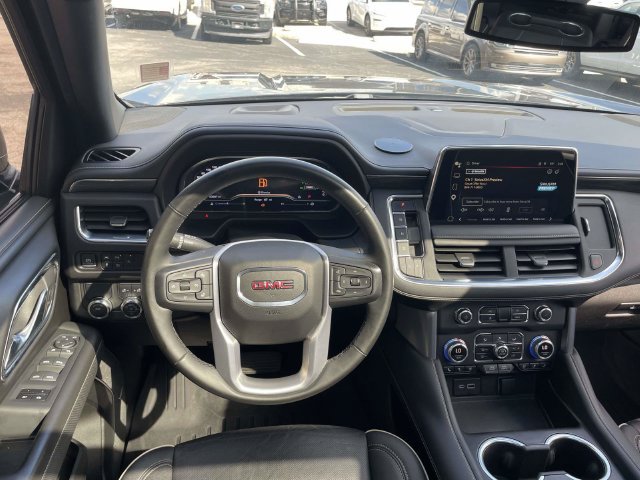 Used 2023 GMC Yukon XL SLT w/ SLT Premium Package RWD image 16