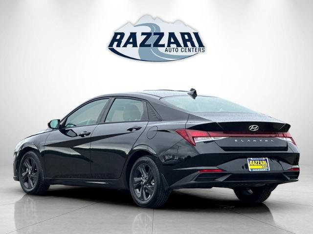 Used 2023 Hyundai Elantra SEL image 3