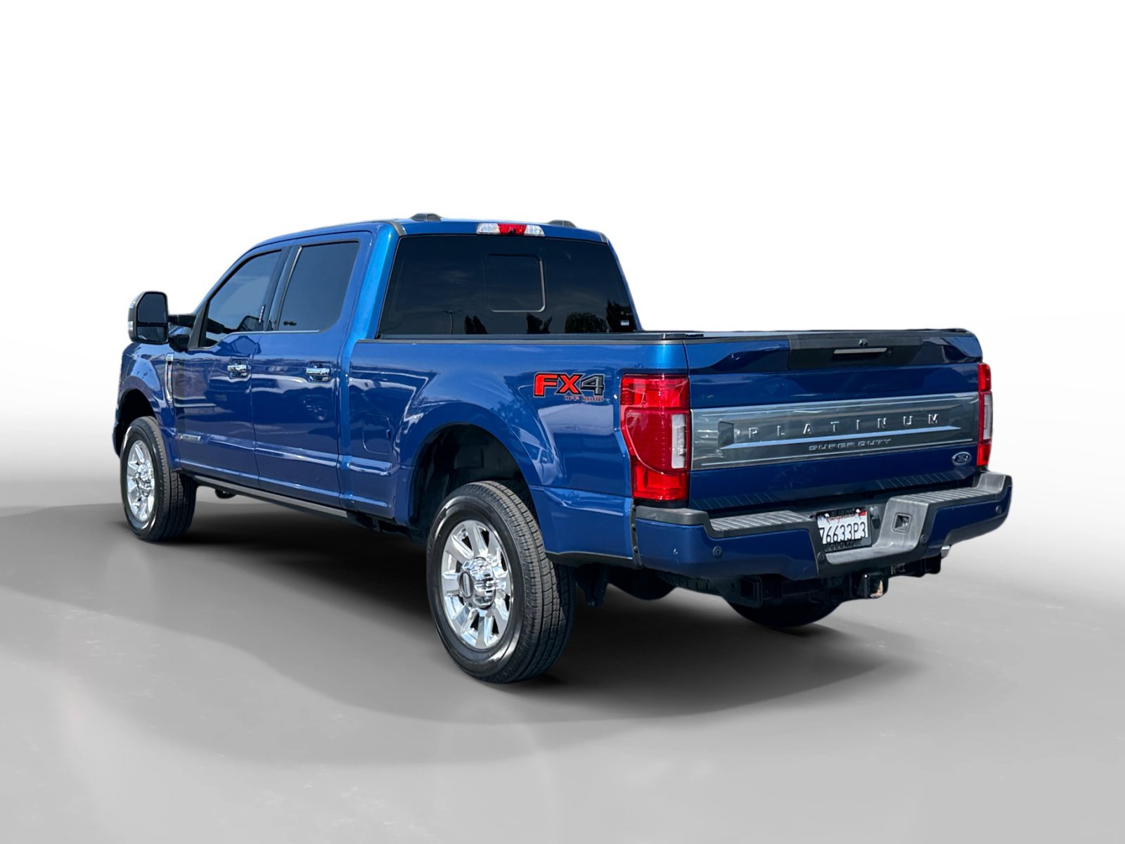 Certified 2022 Ford F250 Platinum w/ FX4 Off-Road Package AWD/4WD image 3