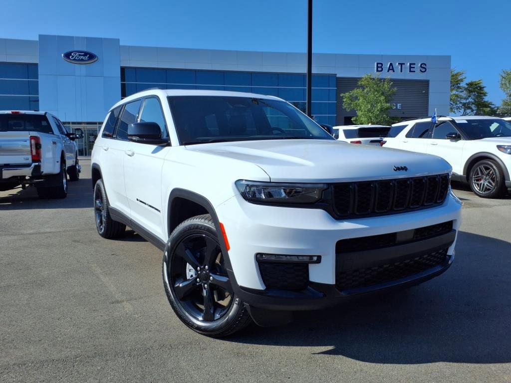 Used 2025 Jeep Grand Cherokee L Limited w/ Black Appearance Package image 1