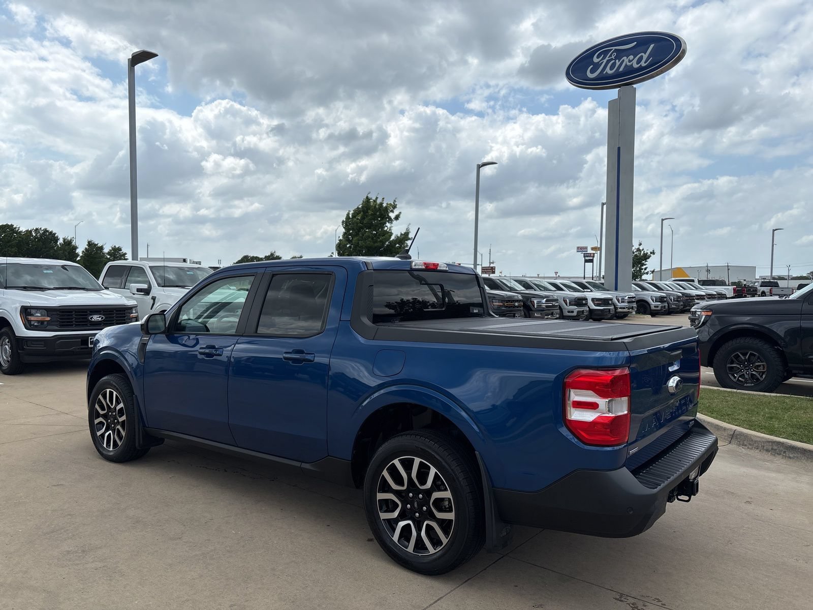 Certified 2024 Ford Maverick Lariat FWD image 3