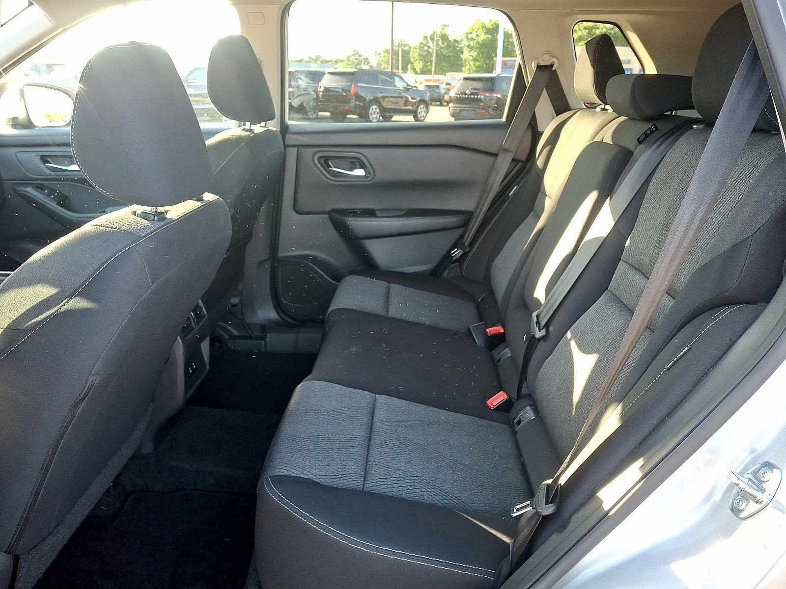 Used 2024 Nissan Rogue SV AWD/4WD image 9