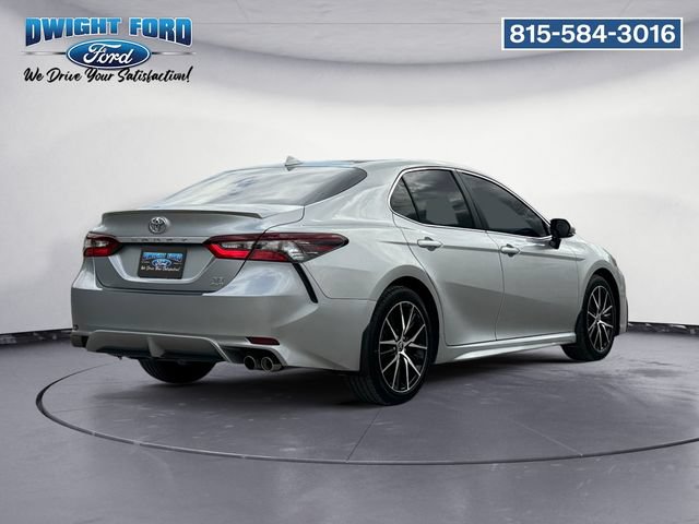 Used 2022 Toyota Camry SE w/ Cold Weather Package AWD/4WD image 5