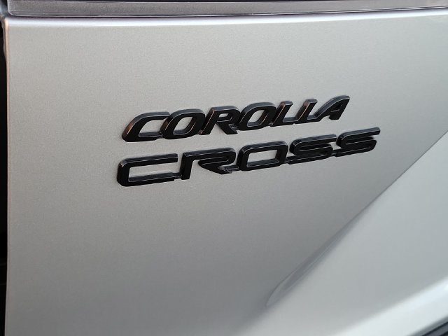 Used 2022 Toyota Corolla Cross XLE w/ Black Badges Package (TMS) FWD image 23