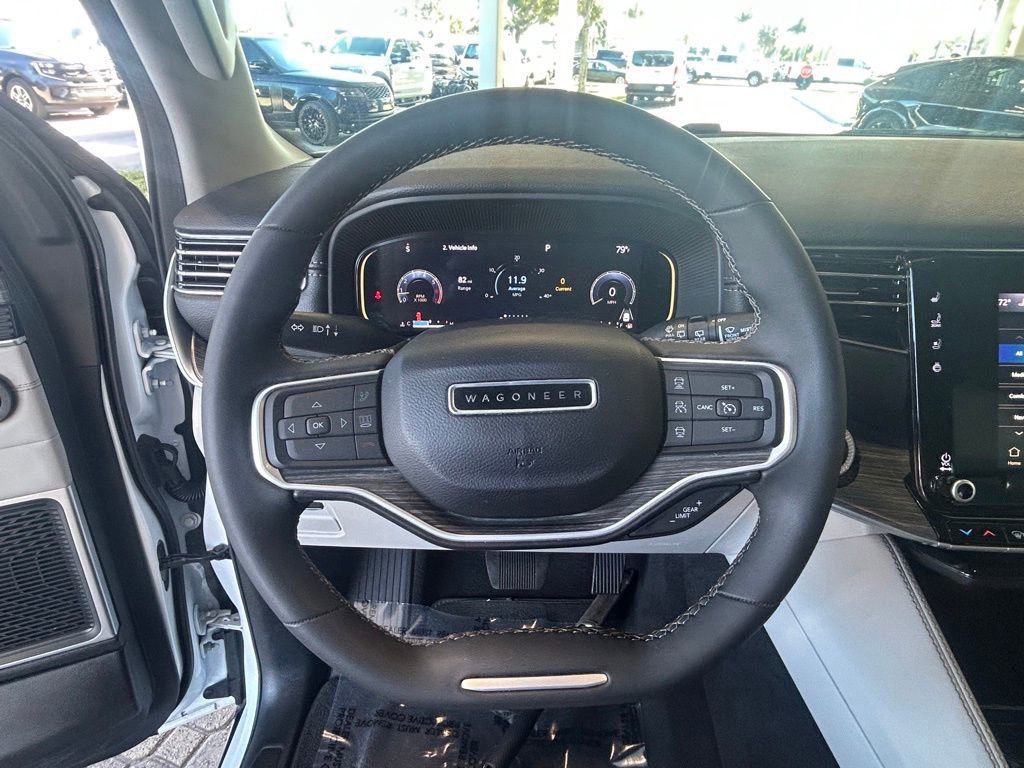 Used 2023 Jeep Wagoneer L Series II image 15