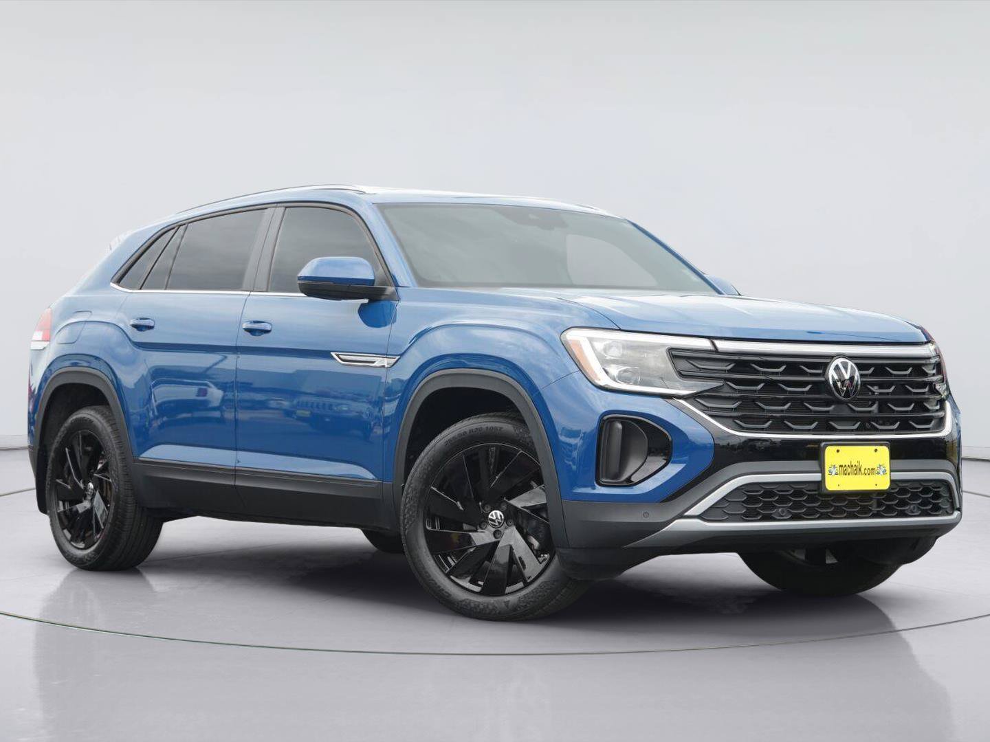 Used 2025 Volkswagen Atlas Cross Sport SE FWD image 2