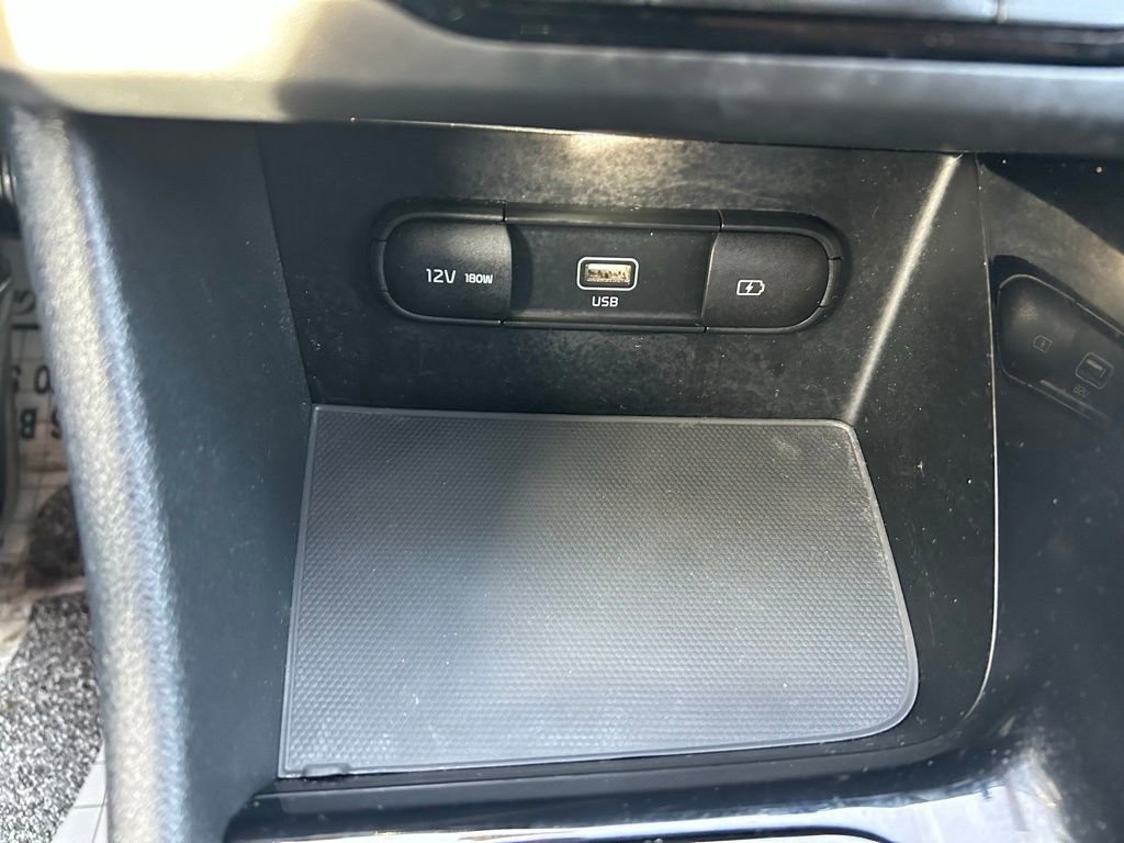 Used 2022 Kia Niro LXS image 28